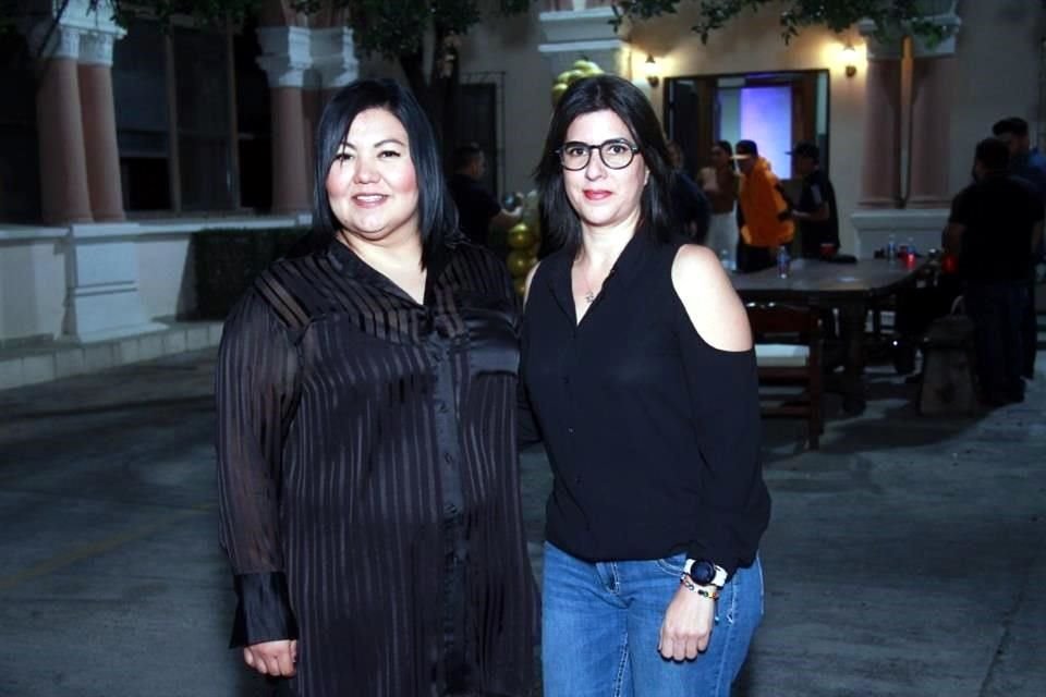 Karla Dávila y Gloria Luna