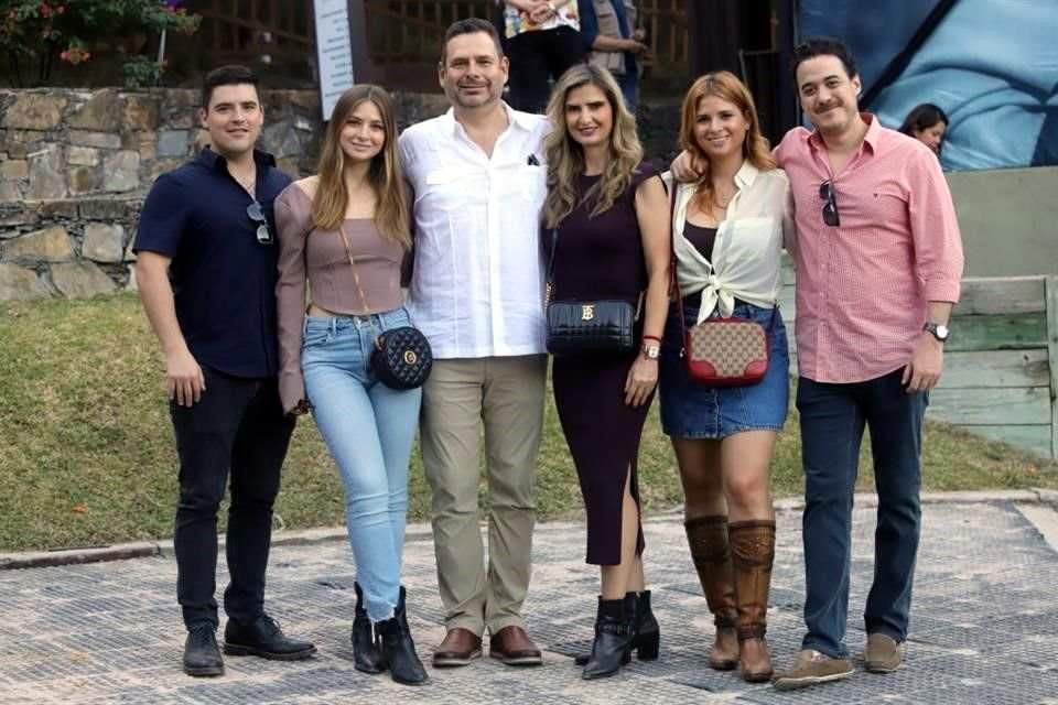 Jesús Elizondo, Estefanía Guerra, Ramiro Guerra, Karina Mata, de Guerra, Vanessa Guerra y Carlos Leal