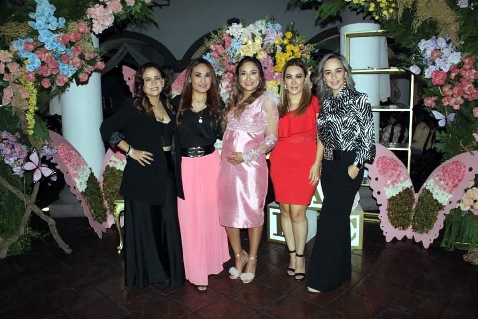 Perla López, Marla de Villarreal, Mariana González de Leyva, Karina Jarero y Yazmín Guajardo