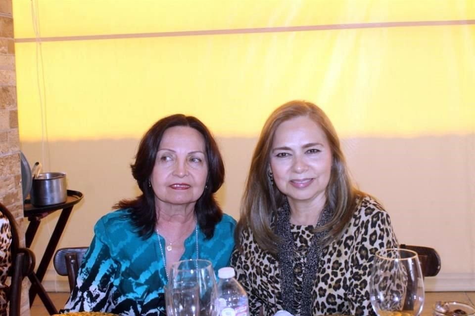 Laura Nelly González y María Dolores Espinosa