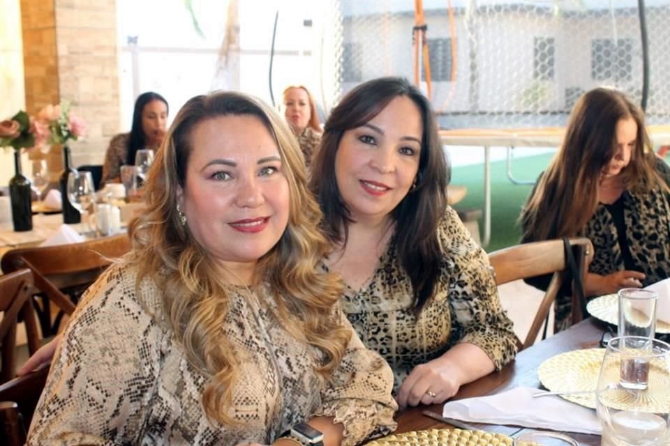 Martha Reyes y Lupita Lozano