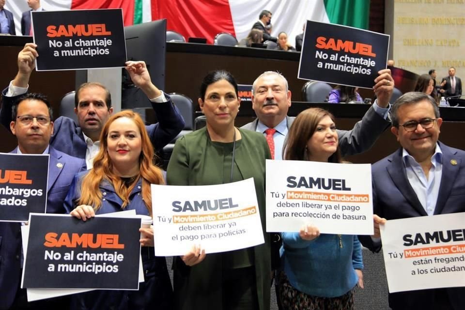 Diputados federales del PRI y AN acusan en la Cámara baja a Samuel de extorsionar a Municipios al no entregarles participaciones federales.