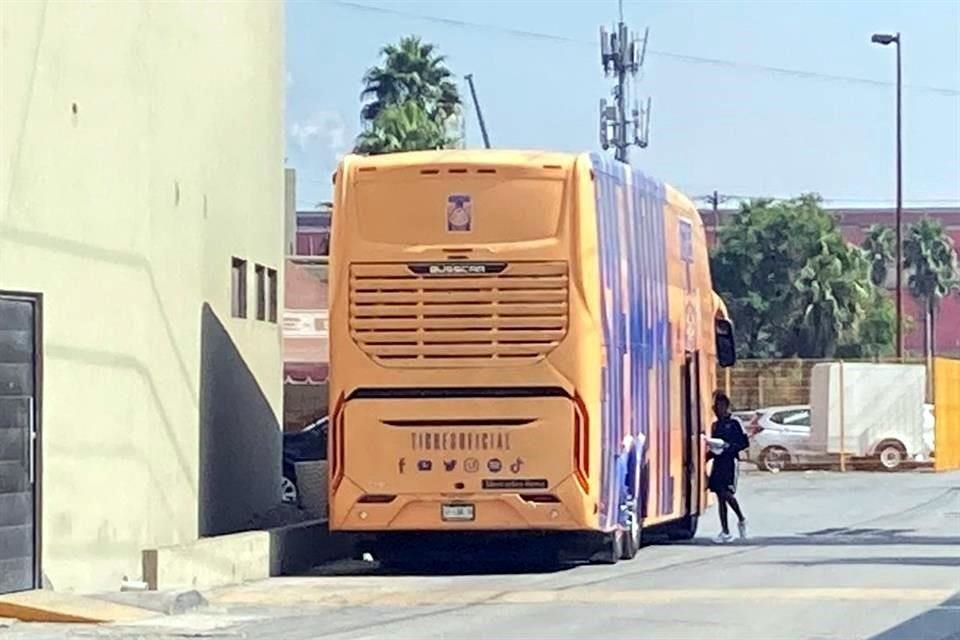 La delantera nigeriana realizó el viaje con el equipo rumbo a la Ciudad de México.