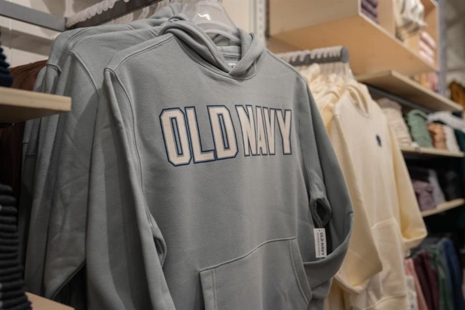 Old Navy ofrece diseños clásicos para toda la familia.
