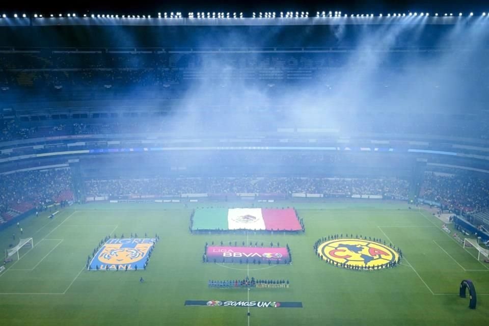 El Estadio Azteca recibió una gran entrada.