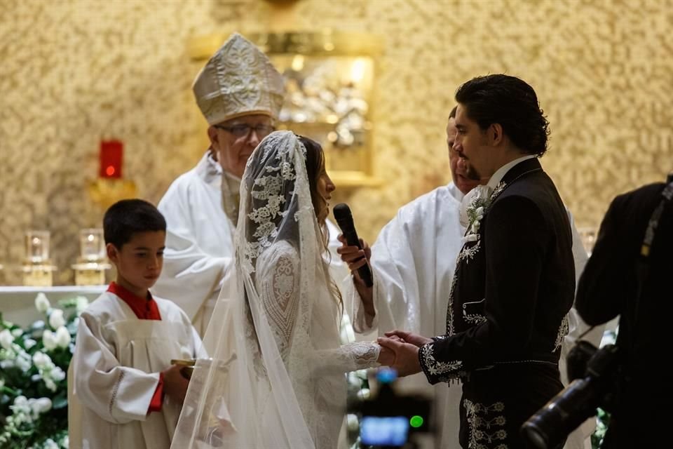 La ceremonia religiosa se realizó en la Parroquia de San Juan Macías, en Zapopan.