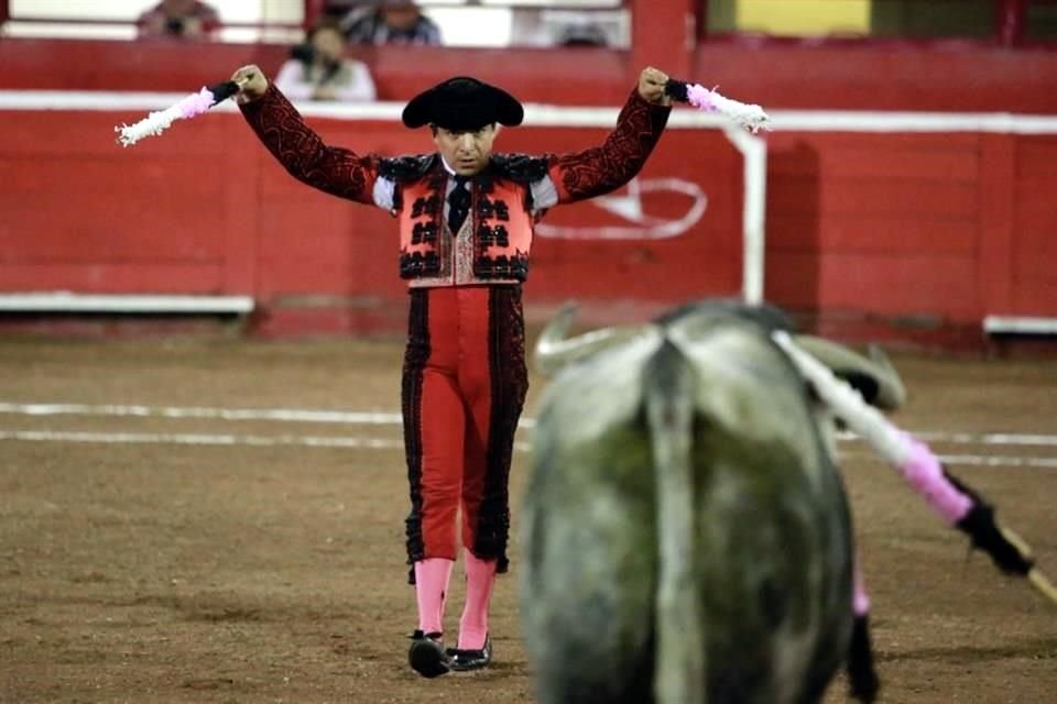 Las imágenes de la corrida en la Monumental Monterrey, donde triunfo Luis David Adame.