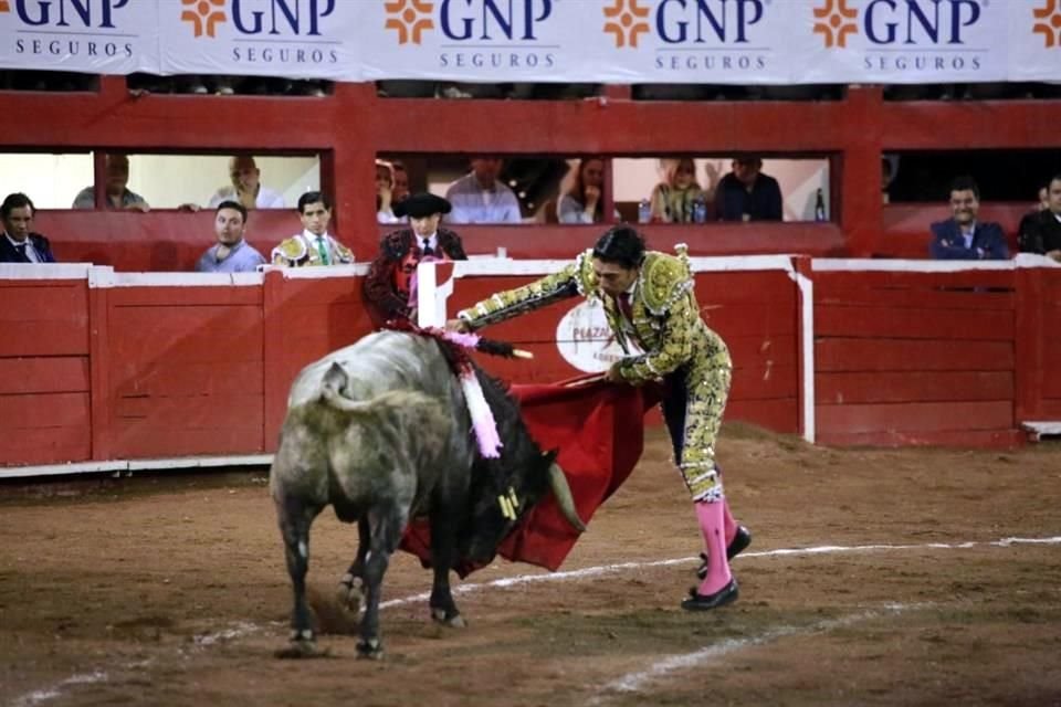 Las imágenes de la corrida en la Monumental Monterrey, donde triunfo Luis David Adame.