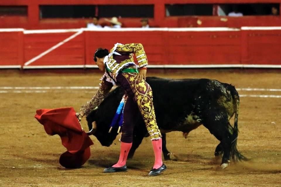 Las imágenes de la corrida en la Monumental Monterrey, donde triunfo Luis David Adame.