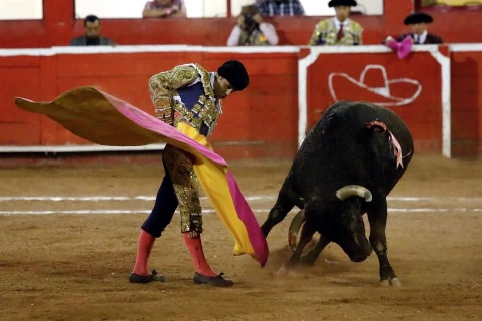 Las imágenes de la corrida en la Monumental Monterrey, donde triunfo Luis David Adame.