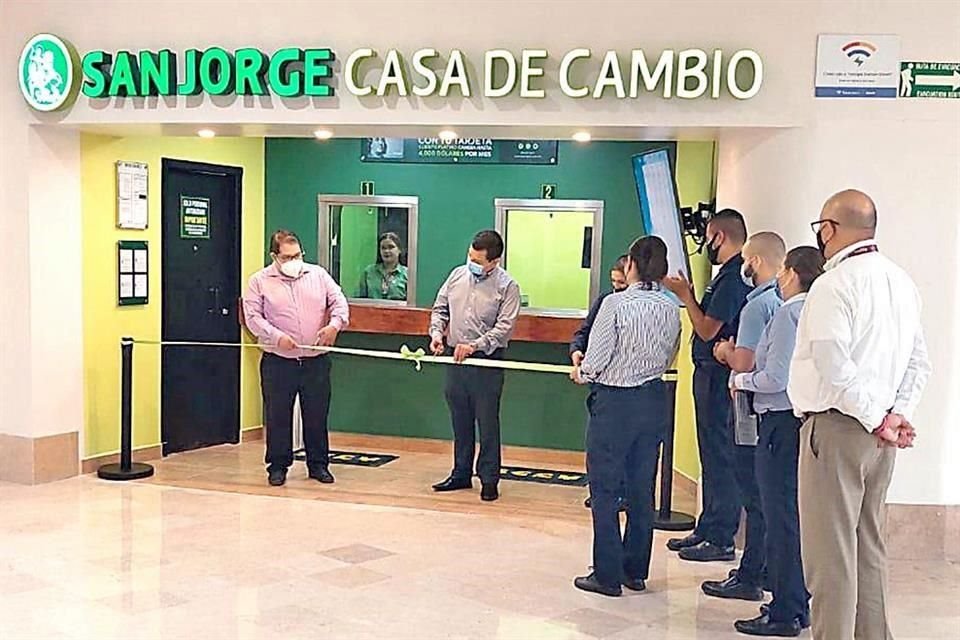 San Jorge Casa de Cambio recientemente celebró la apertura de una sucursal en el aeropuerto de Mazatlán.