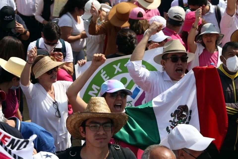 Miles de ciudadanos marcharon en la CDMX, por delante de los partidos políticos