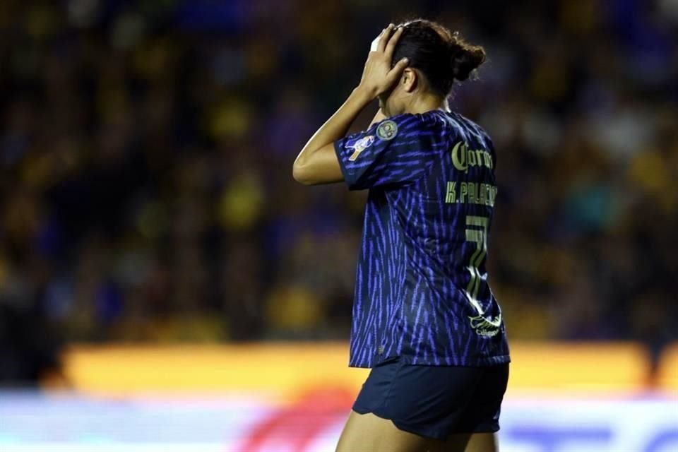 Kiana Palacios se lamenta tras una llegada sin éxito.