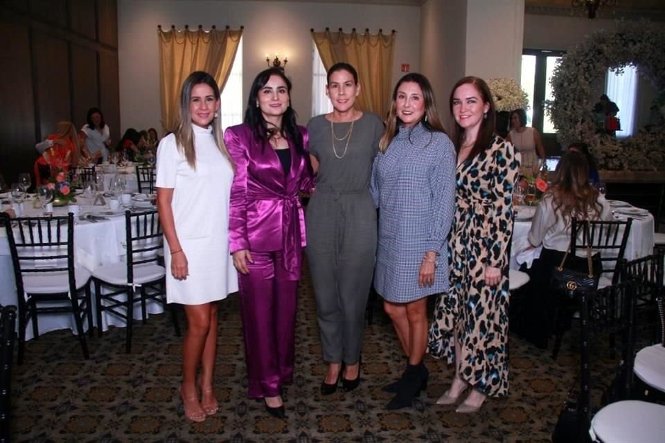 Gaby Martínez de Cantú, Liliana Barrales, Paulina Rivera, Karla Reza y Gaby Playán