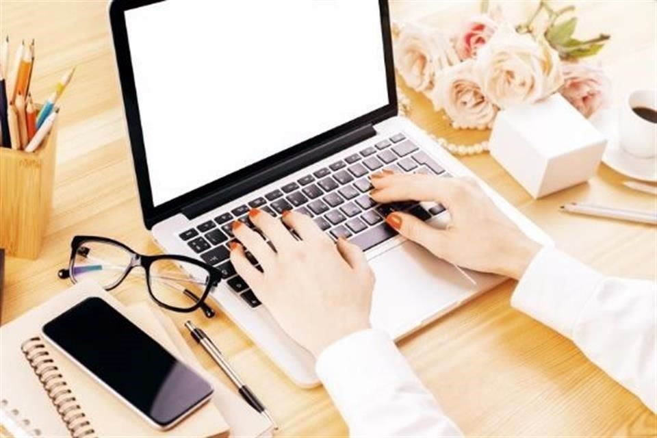 Las mujeres dominaron la búsqueda y capacitación virtual en México durante 2021, según Coursera.