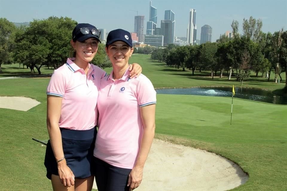 Ana González y Mary Cantú de González