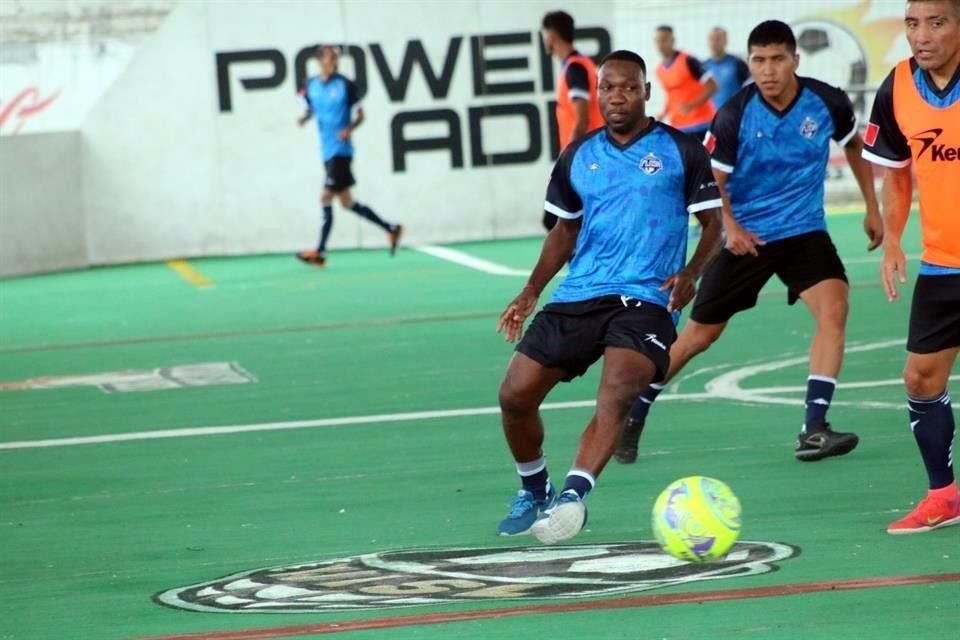 Walter Ayoví está en su primera pretemporada con el Monterrey Flash.