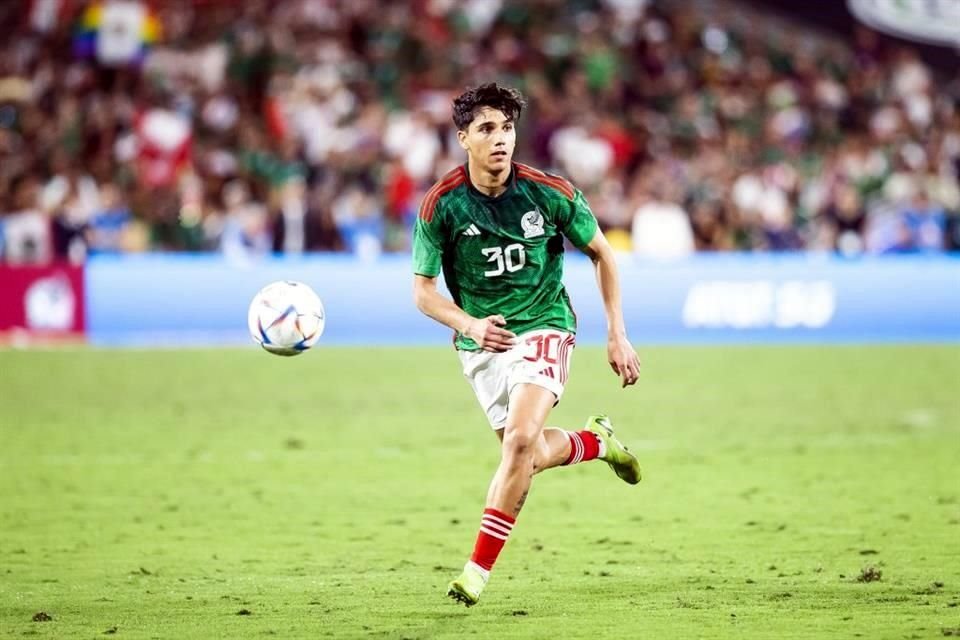 Kevin está completando la promesa que de niño le hizo a su padre.