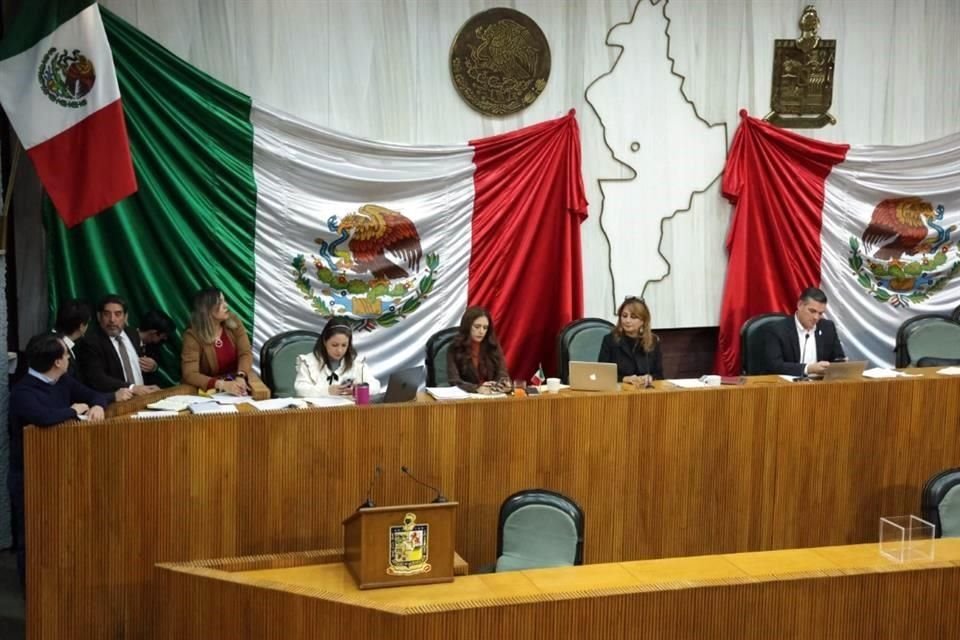 Aprueba Congreso consultar permanencia de Samuel a mitad de mandato.