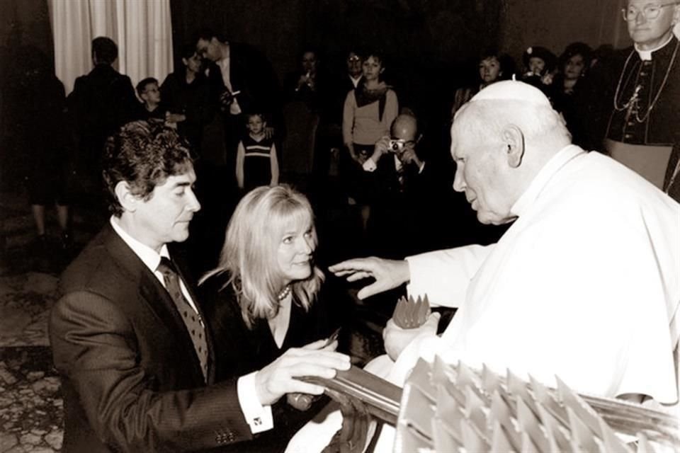 Federico Sada González y Liliana Melo de Sada con el Papa Juan Pablo II
