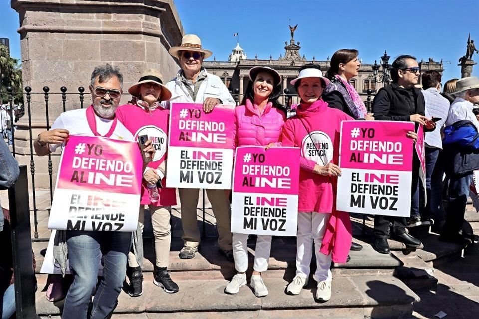 Ricardo Elizondo, Marisa Fernández, Armando García Segovía, Lidia González y Tere García de Madero