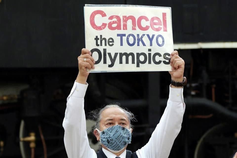 Muchos japoneses piden la cancelación de los Juegos.