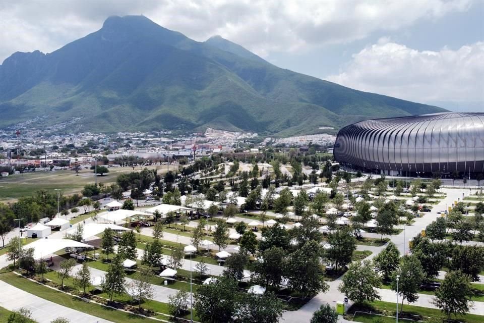  El área cedida por el desarrollador, en comodato por 99 años, será destinada por el Municipio a un área verde o para una plaza pública. 