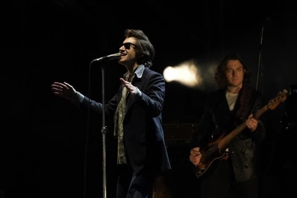 Alex Turner de Arctic Monkeys en el Corona Capital.