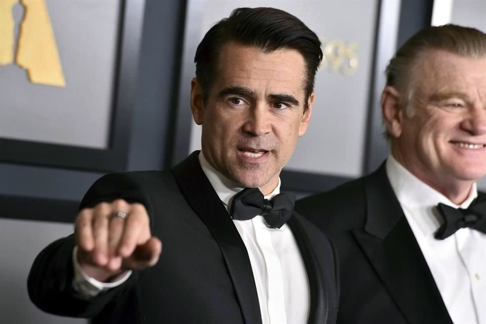 Colin Farrell de rigurosa etiqueta, fue de los primeros en llegar a la alfombra.