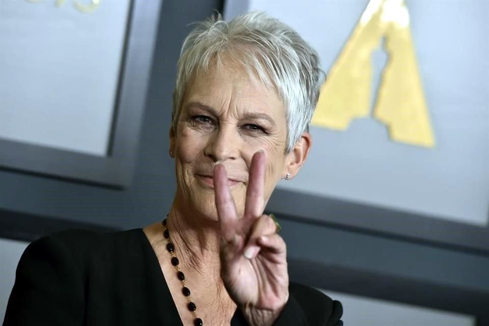 Jamie Lee Curtis hizo su paso por la alfombra como algo divertido.