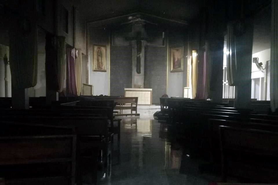 El viernes un grupo de jóvenes ocasionó el incendio que causó daños en el altar de la parroquia Santa Isabel, en Guadalupe.