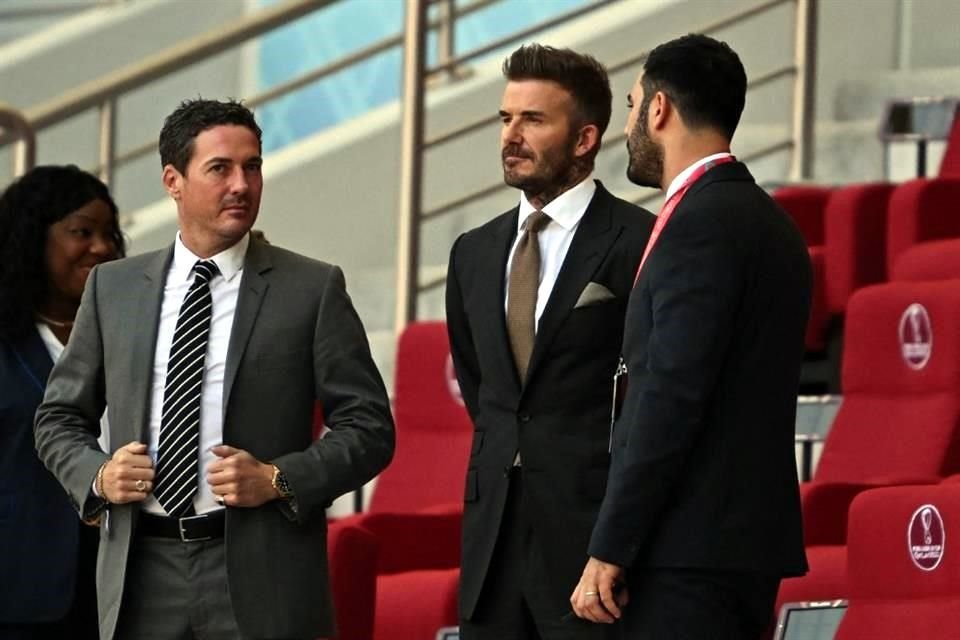 El que nunca puede faltar... David Beckham, ex jugador inglés, presente en las tribunas.