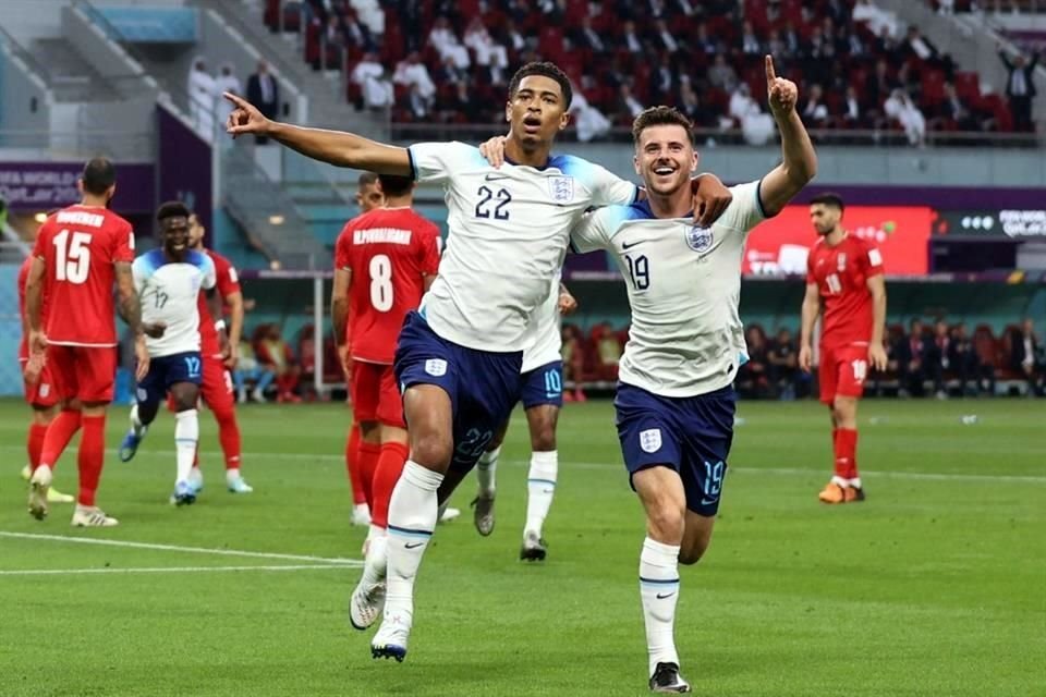 Jude Bellingham (22) tuvo un debut goleador en Copas del Mundo, al anotar el primero de la victoria.