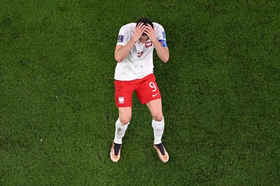 Robert Lewandowski lamentó su falla.