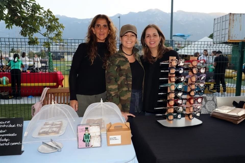 Karla Yamallel, Lidia Pérez de Warnholtz y Beba Valdés
