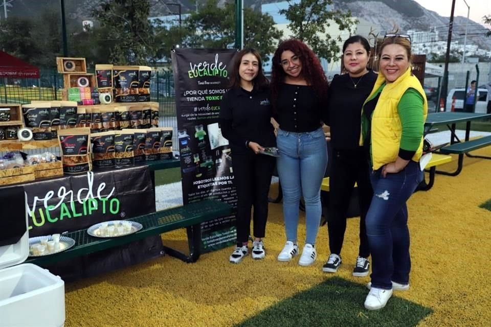 Jocelin Arevalo, Salma Avila, Jasai Galindo y Lizbeth Benavente