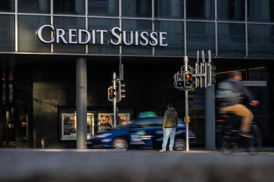 Las acciones de Credit Suisse cayeron más de 6 por ciento.