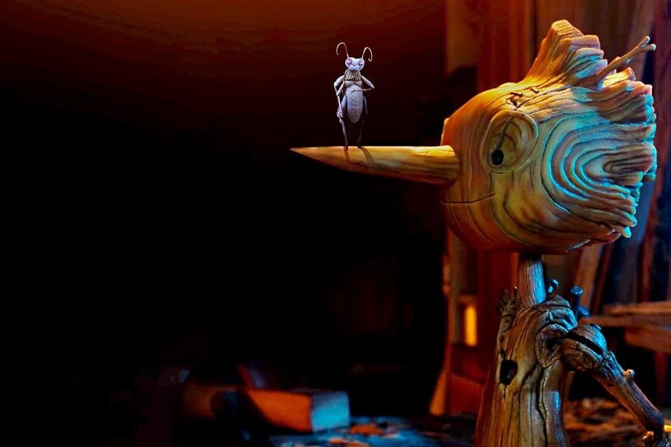 El cineasta Guillermo del Toro 'talló', en su versión de 'Pinocchio', una fábula relacionada a un personaje que está guiado por el amor.