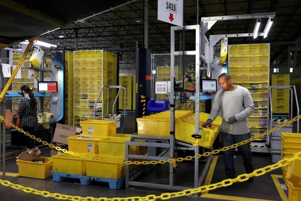 Amazon ha enfrentado denuncias de prácticas laborales injustas, así como activismo de los empleados y campañas sindicales en algunas dependencias.