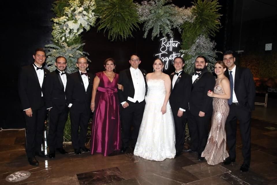 Jaime Aguirre, Guillermo Lara, Guillermo Lara Torre, Irma Laura Cuevas Bueno, Rodolfo Lara Cuevas, Valeria Ortiz Escalante, Diego Lara, Alejandro Lara, Paulina Lara y Mauricio Tamez