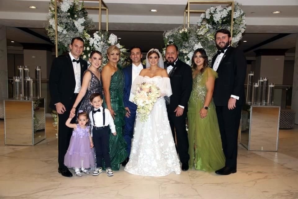 Yair Tamez Suárez, Katia Martínez González, Lorena Suárez de Tamez, Jorge Luis Padilla Villarreal, Yaressi Astrid Tamez Suárez, Everardo Tamez Cazares, Yoselin Tamez Suárez, Taylor Catalano, Ximena Ta