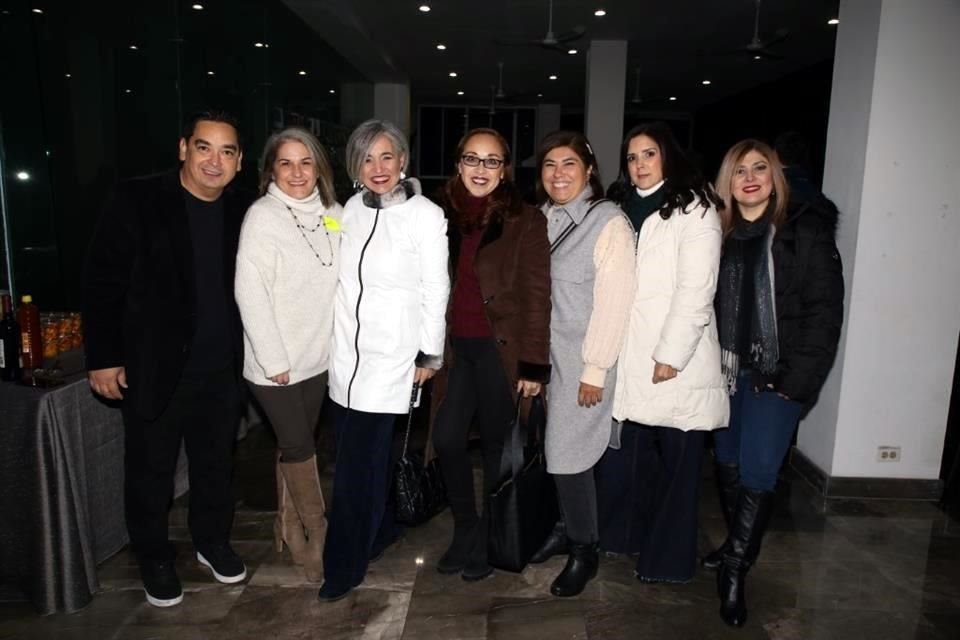 David Leal, Nayeli Jamesson, Esperanza Garza Salgado, Lula Arias, Cecilia Reza, Amanda Campos y Ana Luisa Treviño