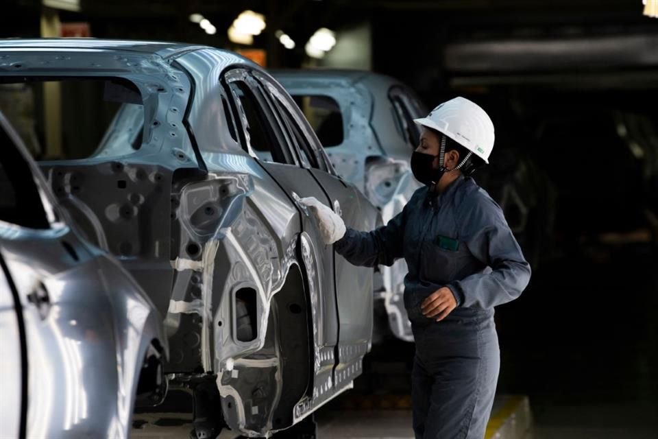 Planta de Mazda, Salamanca, producción de autos, manufacturas, sector fabril, empleo, trabajador.