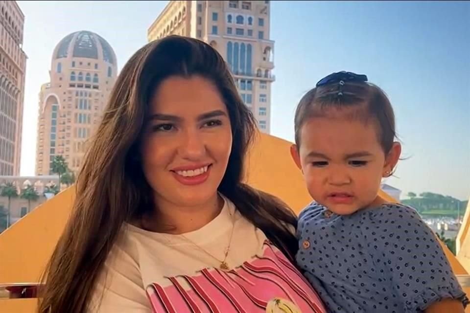 La esposa y la hija de César Montes le muestran su apoyo en Doha.