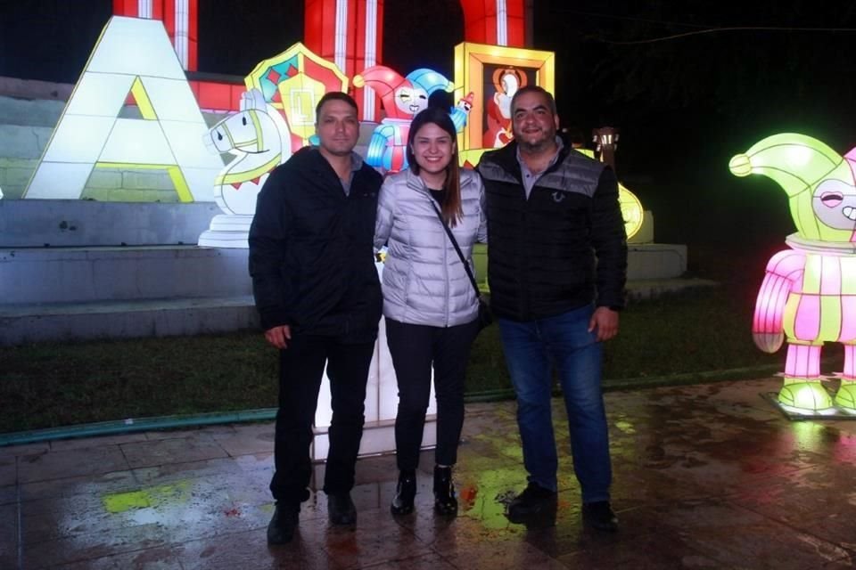 Lenard Tamez, Thalina Almaraz y Alfonso Alvarado