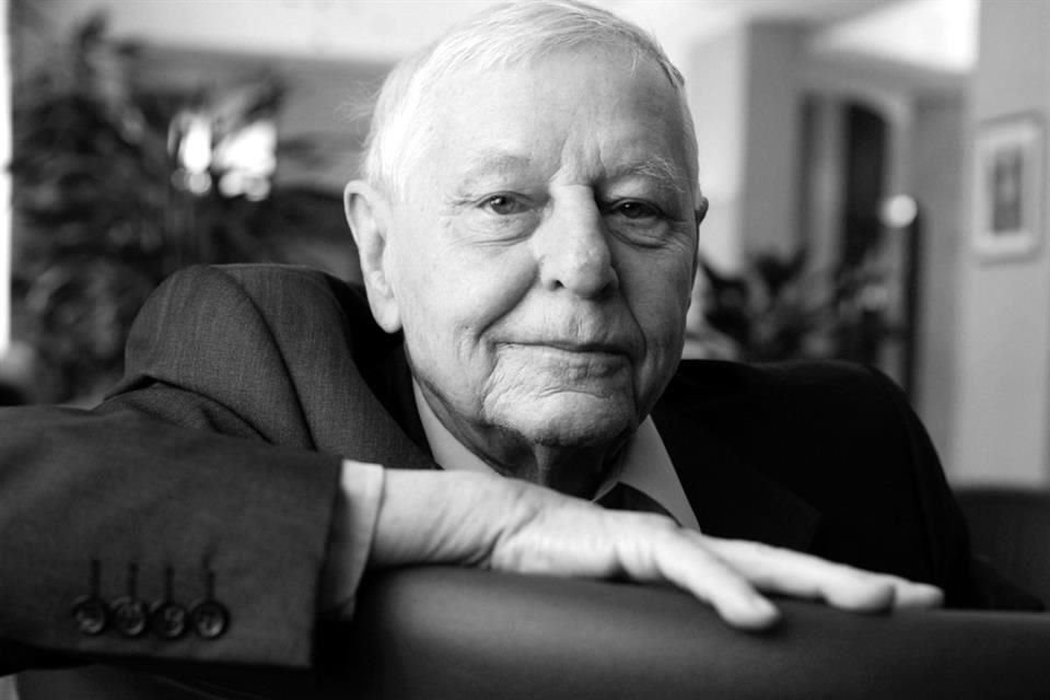 A Hans Magnus Enzensberger le gustaba definirse esencialmente como poeta.