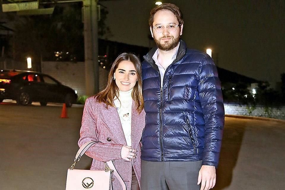 Aranza Hoyos y Daniel Chapa.