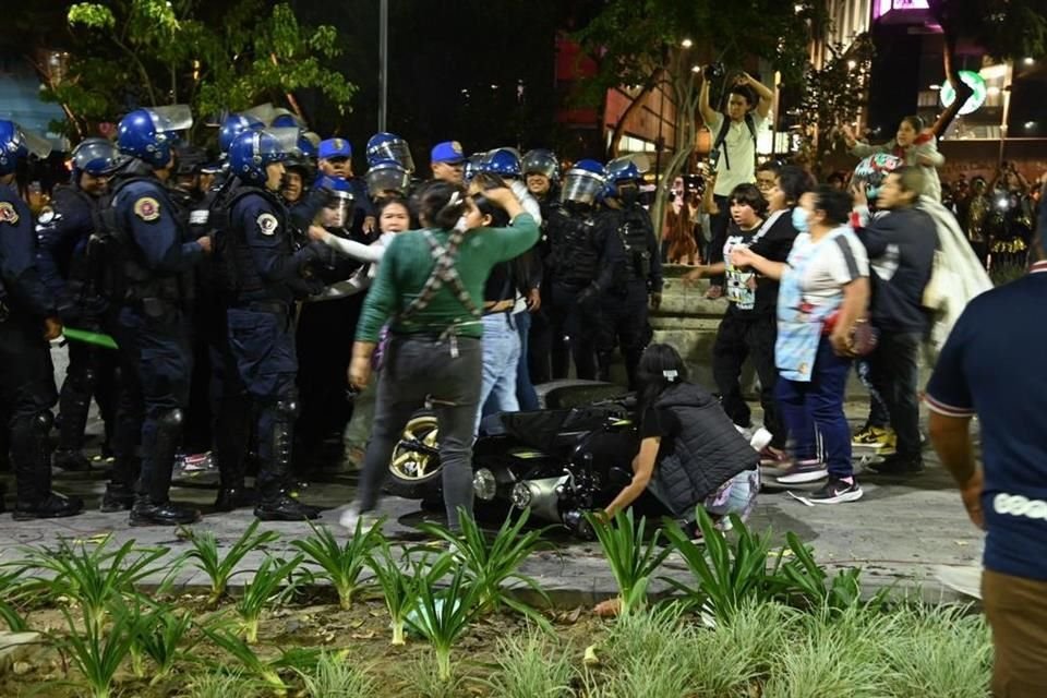 En el alternado salieron alrededor de cuatro comerciantes lesionados.