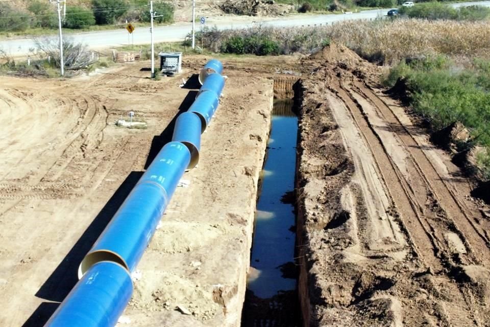 Agua y Drenaje de Monterrey aseguró que la construcción del Acueducto el Cuchillo 2 avanza conforme lo planeado.