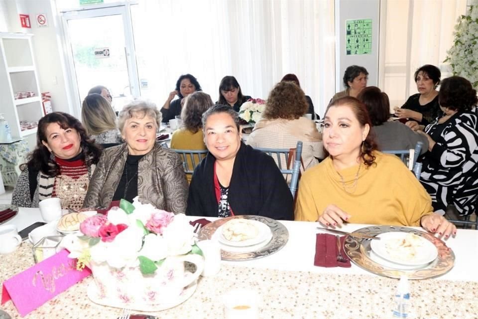 Verónica Balleza, Orfelinda Uribe, Graciela Peña y Lily Ayala